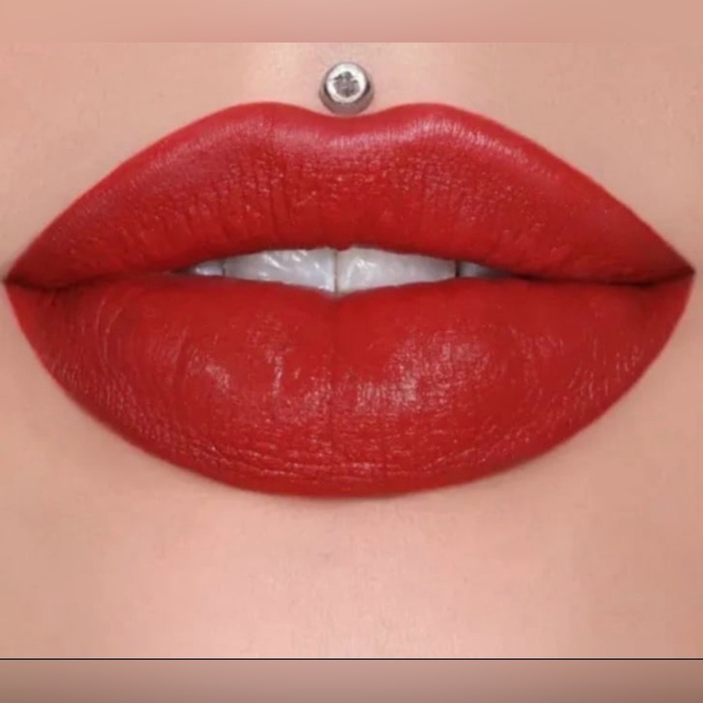 Jeffree Star Velvet Trap Lipstick-Best Hair